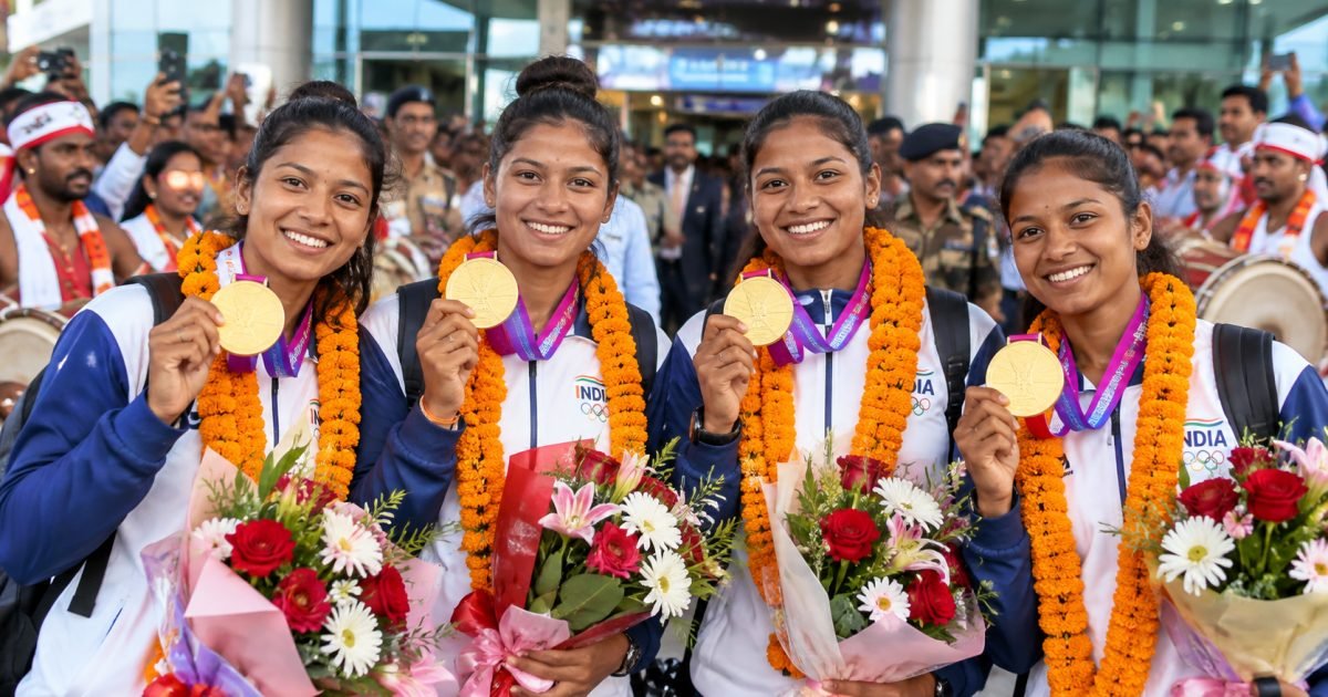 Asian Games Gold जीतकर रांची लौटीं झारखंड की हॉकी खिलाड़ी